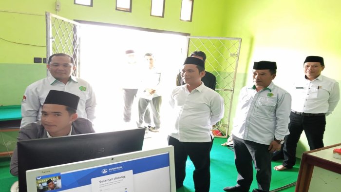 Kabid Penmad Kanwil Kemenag Jambi Tinjau Pelaksanaan TKA di MAN 2 Batang Hari