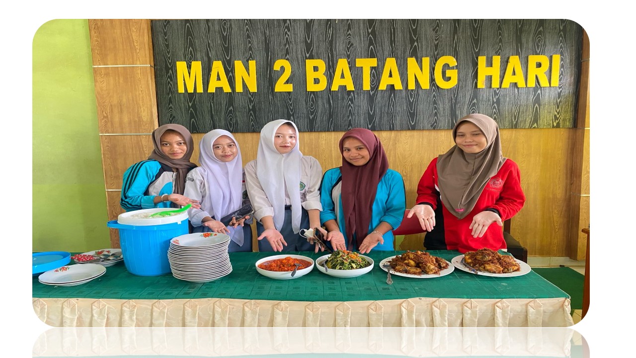 Ayam Serundeng Menjadi Hal Yang Menarik Bagi Silvia Siswi MAN 2 Batang Hari